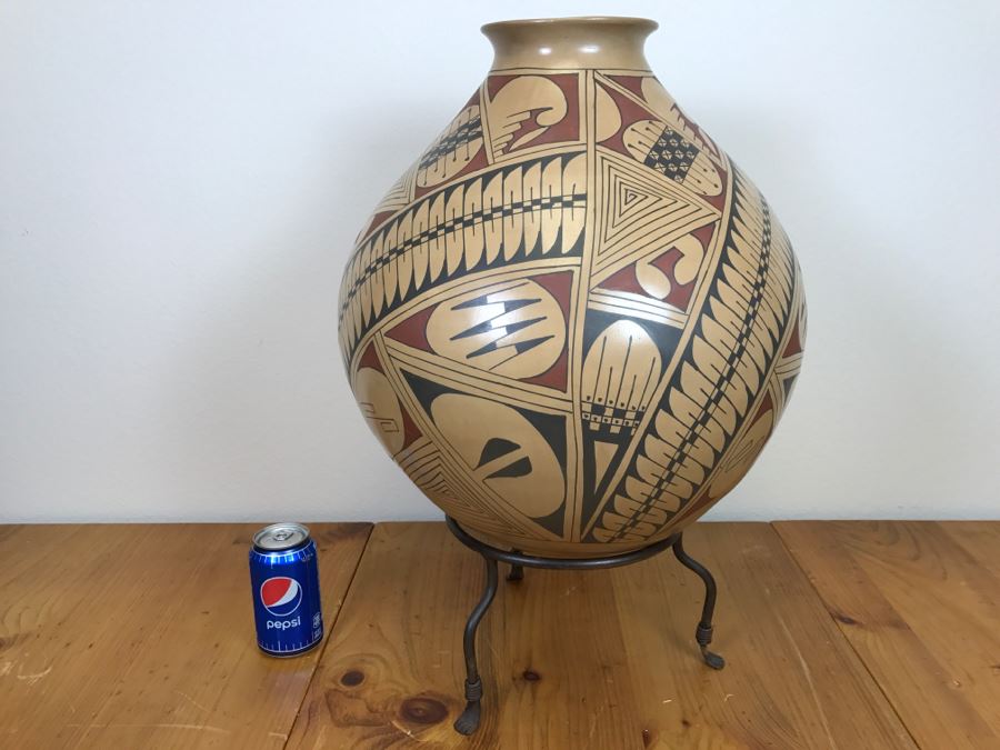 Large Signed Mata Ortiz Pottery By Miguel Bugarini En Santa Fe From The Frank Howell Gallery With Wrought Iron Stand 15'W X 18'H Estimate $250 [Photo 12]