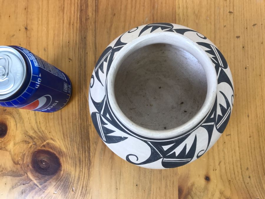 Signed Native American Pottery By Evelyn Poolheco Hopi-Tewa Potter 7'W x 4'H [Photo 10]