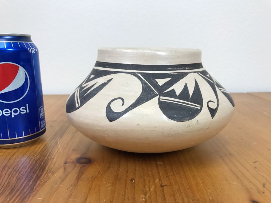 Signed Native American Pottery By Evelyn Poolheco Hopi-Tewa Potter 7'W x 4'H [Photo 9]