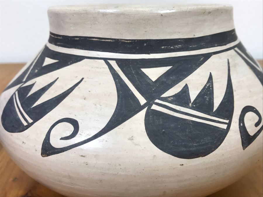 Signed Native American Pottery By Evelyn Poolheco Hopi-Tewa Potter 7'W x 4'H [Photo 5]