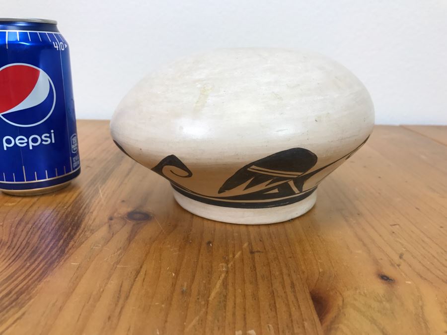 Signed Native American Pottery By Evelyn Poolheco Hopi-Tewa Potter 7'W x 4'H [Photo 16]