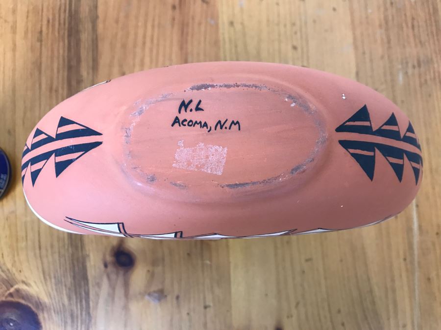 Hand Painted Native American Pottery Vase Signed N.L. Acoma, N.M. 9'W X 8.5'H X 2.5'D [Photo 25]