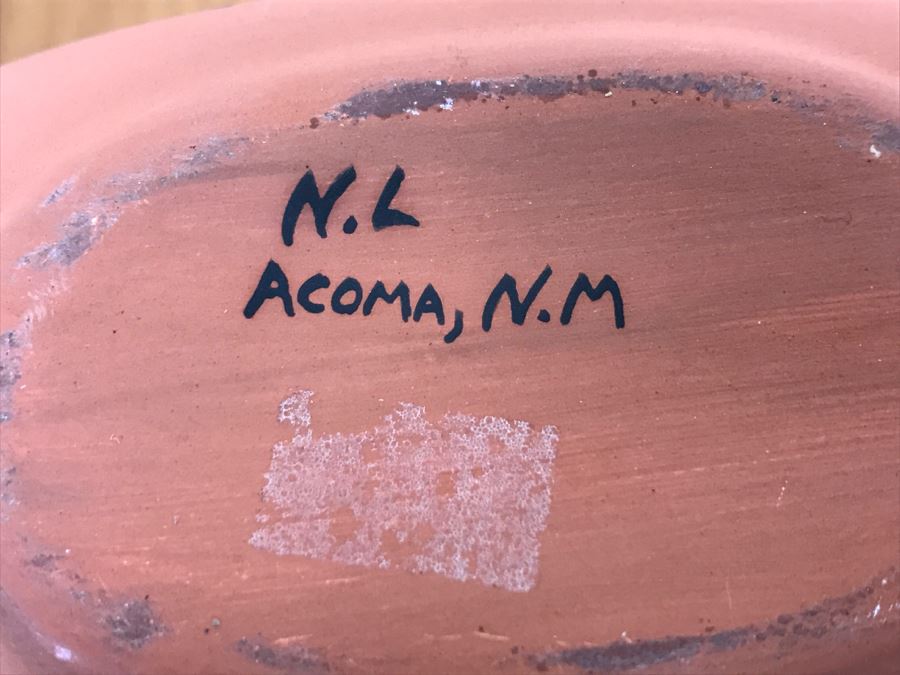 Hand Painted Native American Pottery Vase Signed N.L. Acoma, N.M. 9'W X 8.5'H X 2.5'D [Photo 26]