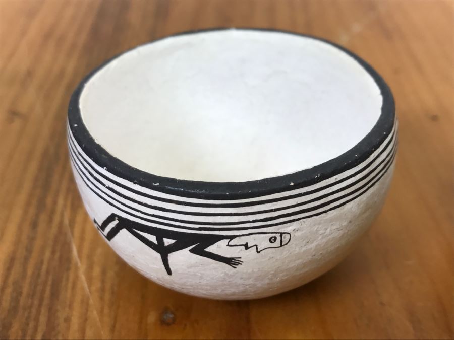 Native American Pottery Signed Emma Lewis Acoma, NM [Photo 5]