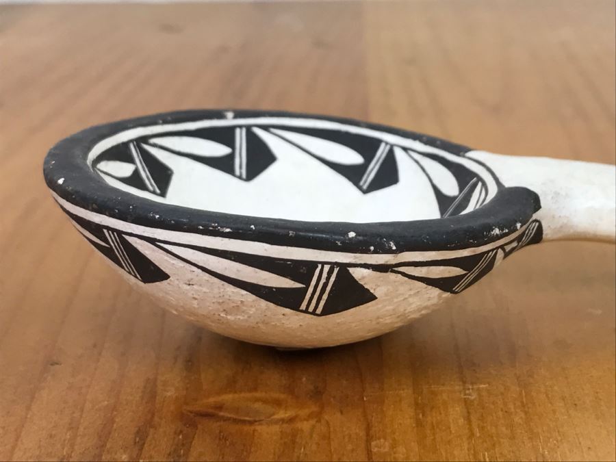 Native American Pottery Signed Emma Lewis Acoma, NM [Photo 10]