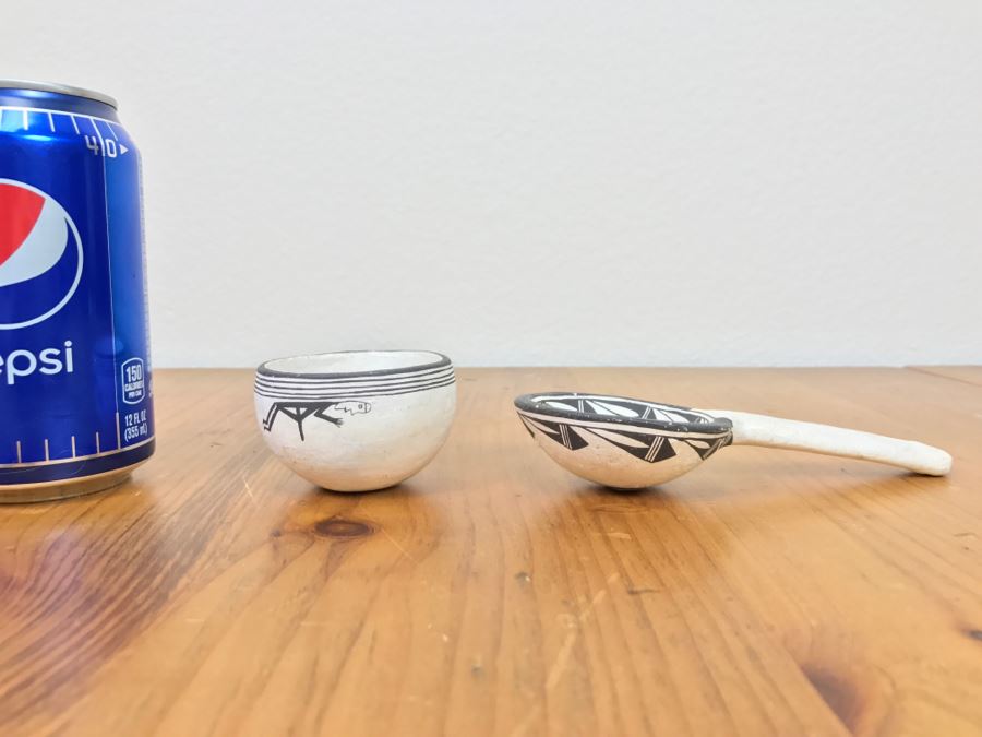 Native American Pottery Signed Emma Lewis Acoma, NM [Photo 2]