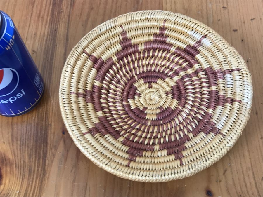 Vintage Native American Basket 7.5'W X 1.5'H [Photo 3]