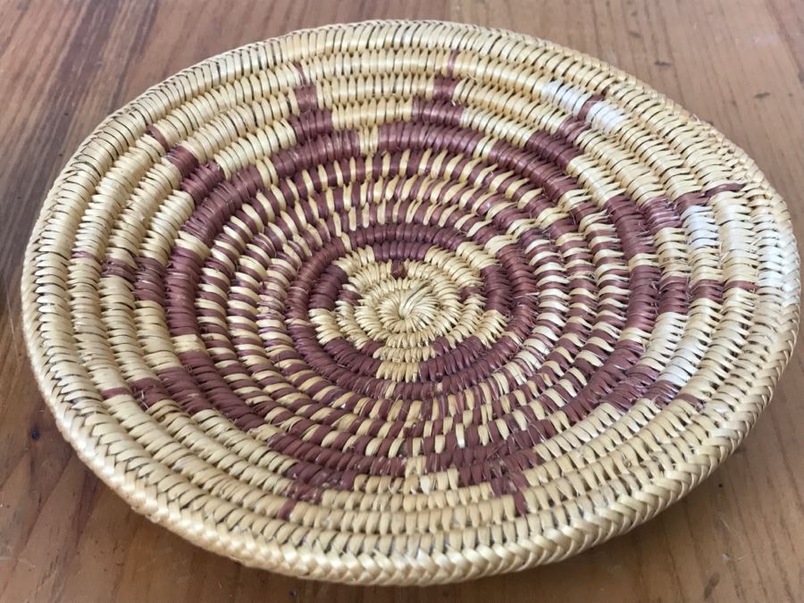 Vintage Native American Basket 7.5'W X 1.5'H [Photo 4]