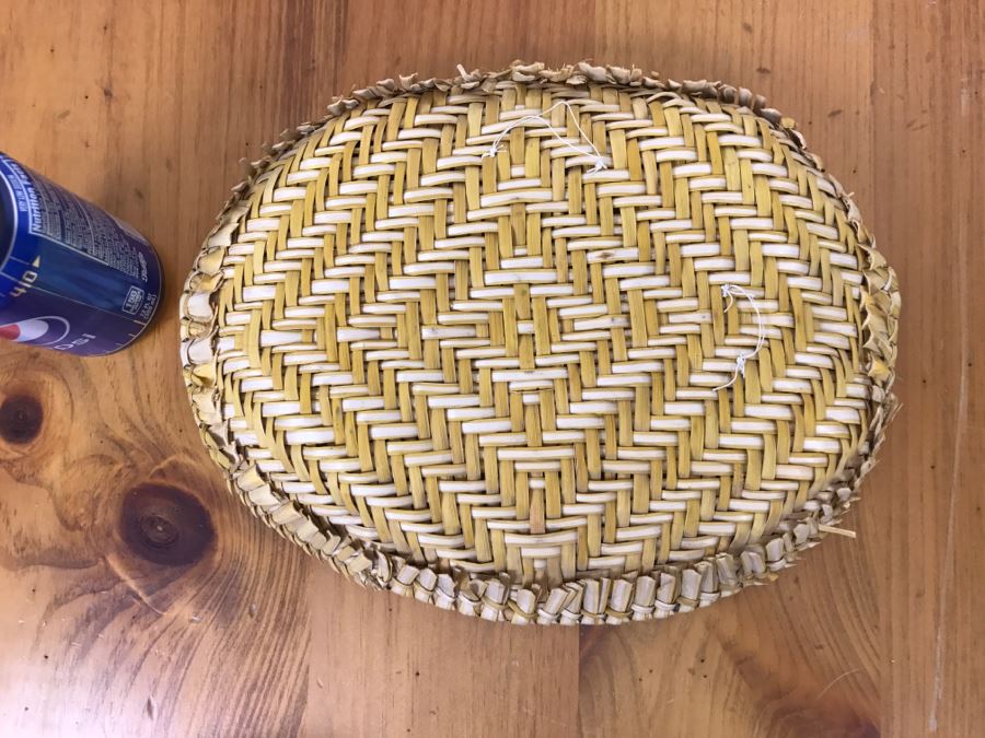 Vintage Hopi Sifter Basket 12.5'W X 10'D X 2'H [Photo 11]