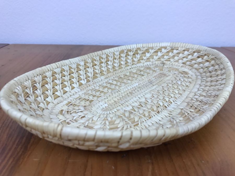 Vintage Native American Basket 11'W X 7'D X 1'H [Photo 7]