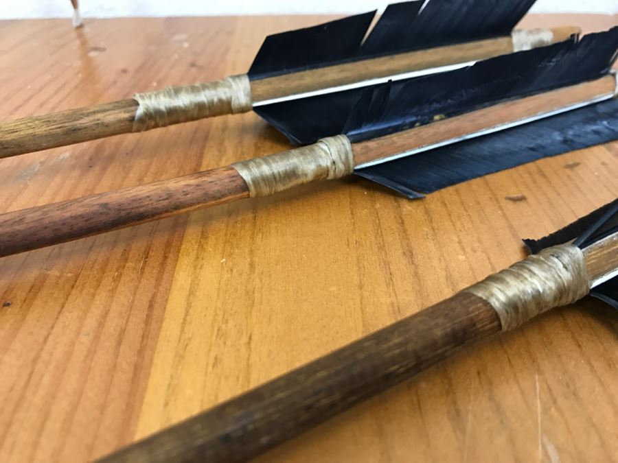 Native American Navajo Rawhide Arrow Quiver With (3) Arrows And Older Bow (See All Photos) [Photo 17]