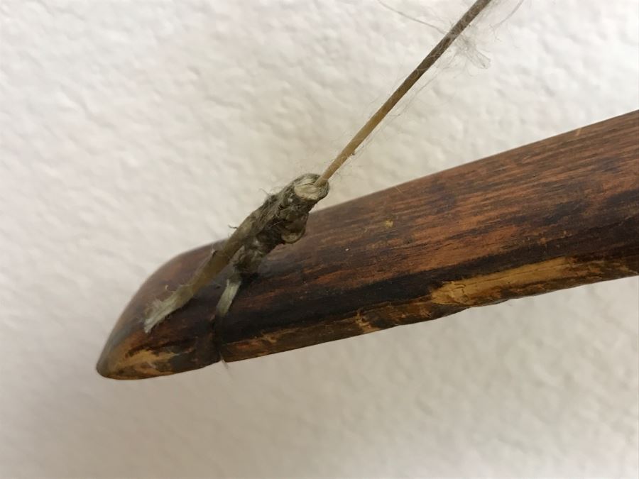 Native American Navajo Rawhide Arrow Quiver With (3) Arrows And Older Bow (See All Photos) [Photo 25]