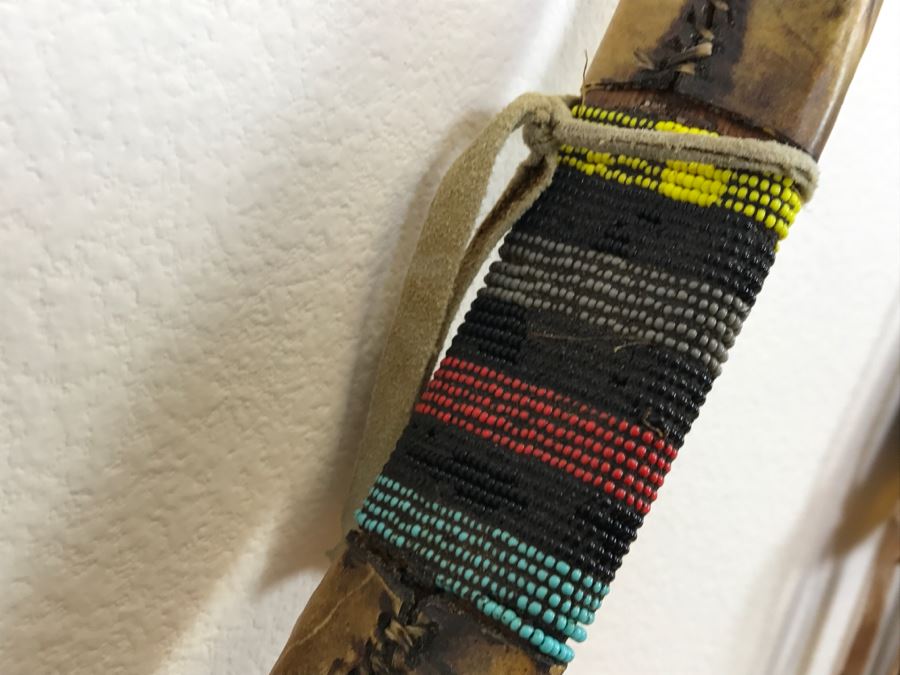 Native American Navajo Rawhide Arrow Quiver With (3) Arrows And Older Bow (See All Photos) [Photo 26]