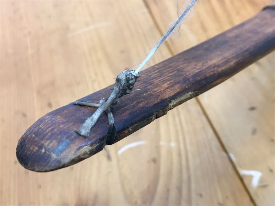 Native American Navajo Rawhide Arrow Quiver With (3) Arrows And Older Bow (See All Photos) [Photo 36]