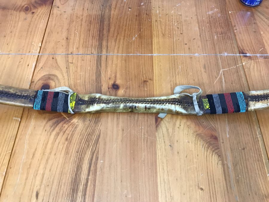 Native American Navajo Rawhide Arrow Quiver With (3) Arrows And Older Bow (See All Photos) [Photo 31]