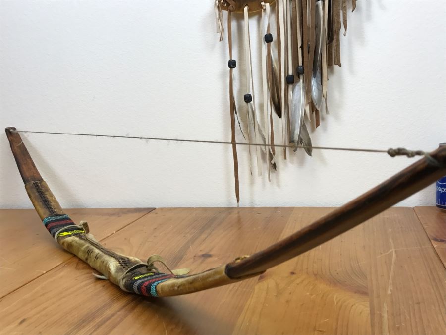 Native American Navajo Rawhide Arrow Quiver With (3) Arrows And Older Bow (See All Photos) [Photo 42]