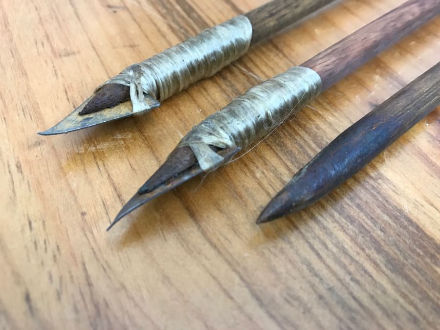Native American Navajo Rawhide Arrow Quiver With (3) Arrows And Older Bow (See All Photos) [Photo 20]