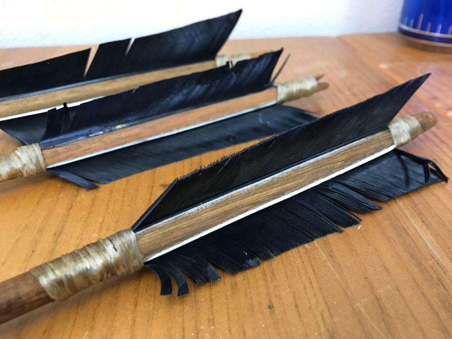 Native American Navajo Rawhide Arrow Quiver With (3) Arrows And Older Bow (See All Photos) [Photo 18]