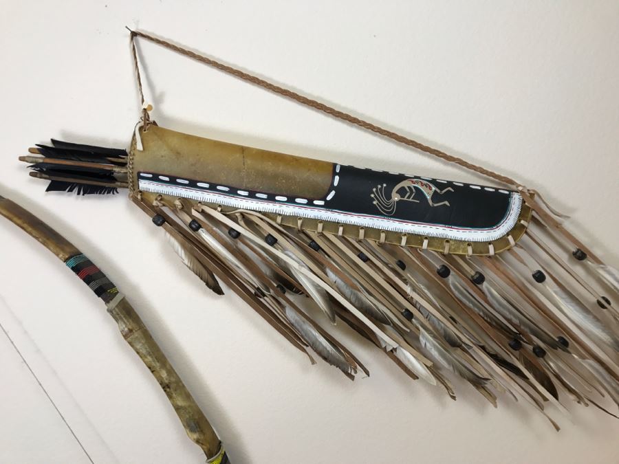 Native American Navajo Rawhide Arrow Quiver With (3) Arrows And Older Bow (See All Photos) [Photo 5]