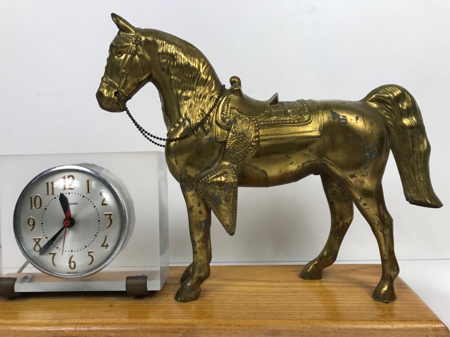 Vintage Sessions Horse Clock Working [Photo 6]