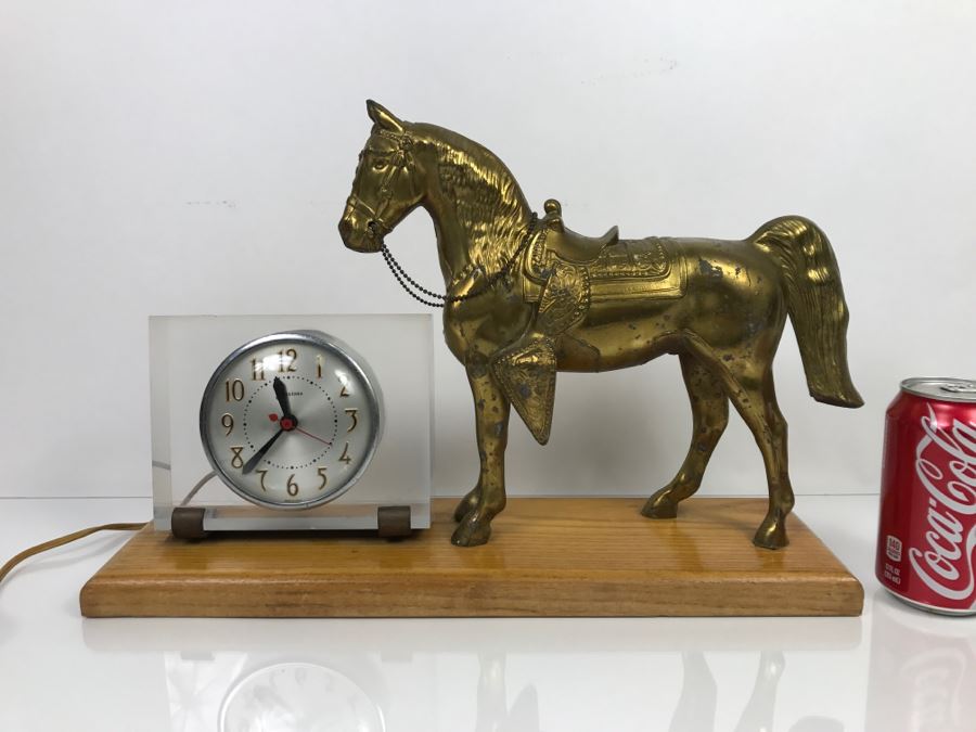 Vintage Sessions Horse Clock Working