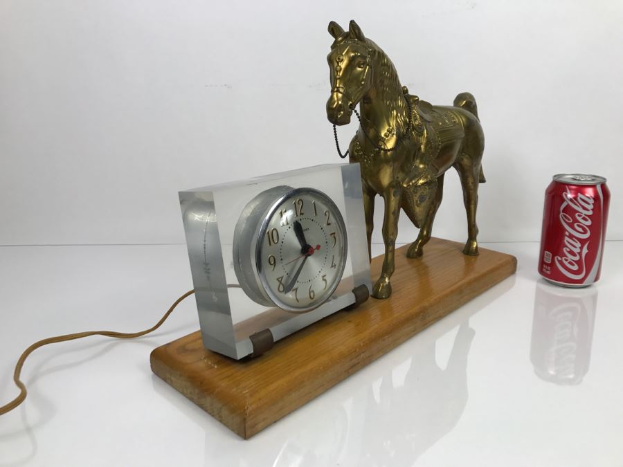Vintage Sessions Horse Clock Working [Photo 7]