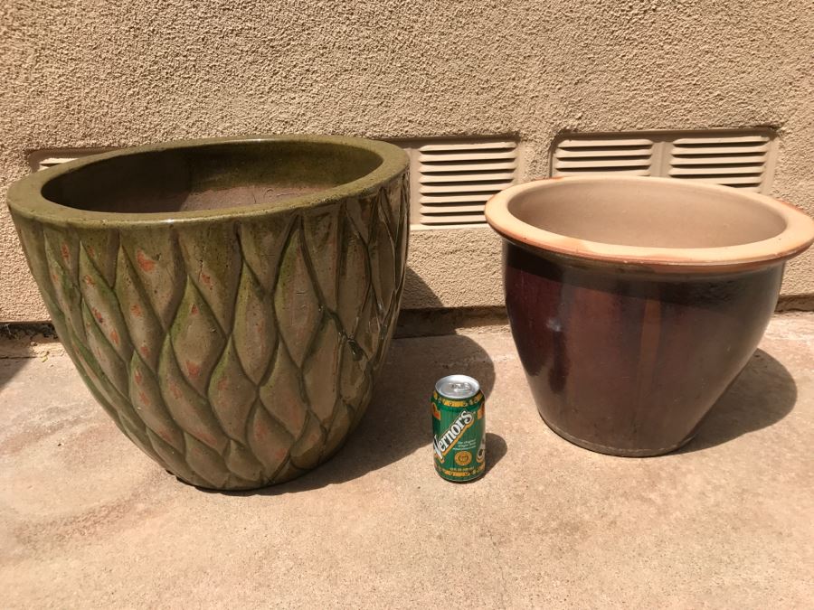 Pair Of Outdoor Plant Pots [Photo 2]