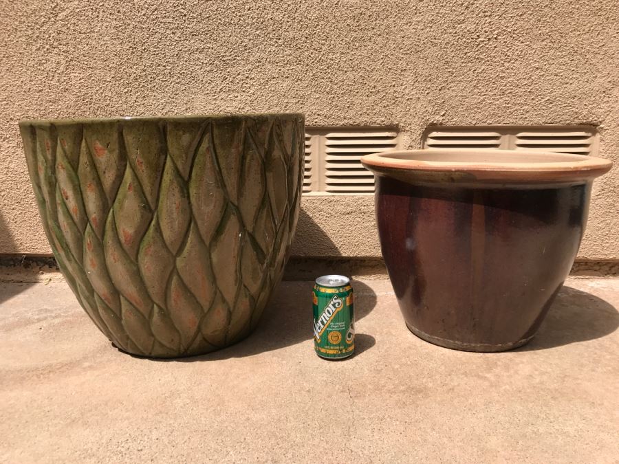 Pair Of Outdoor Plant Pots [Photo 1]