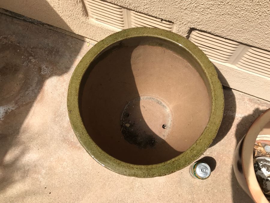 Pair Of Outdoor Plant Pots [Photo 7]