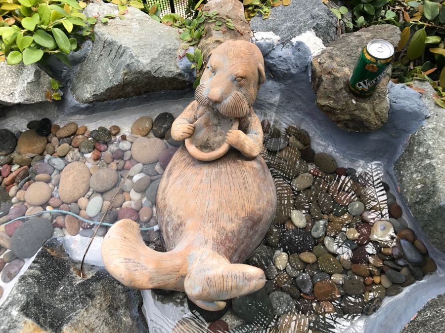 Large Cement Garden Ornament Otter [Photo 5]