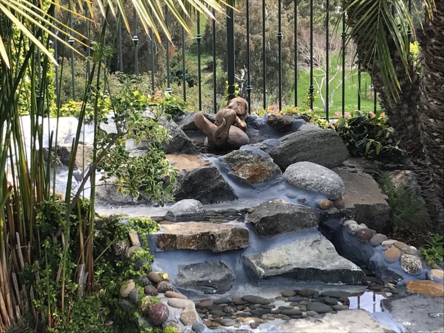 Large Cement Garden Ornament Otter [Photo 7]