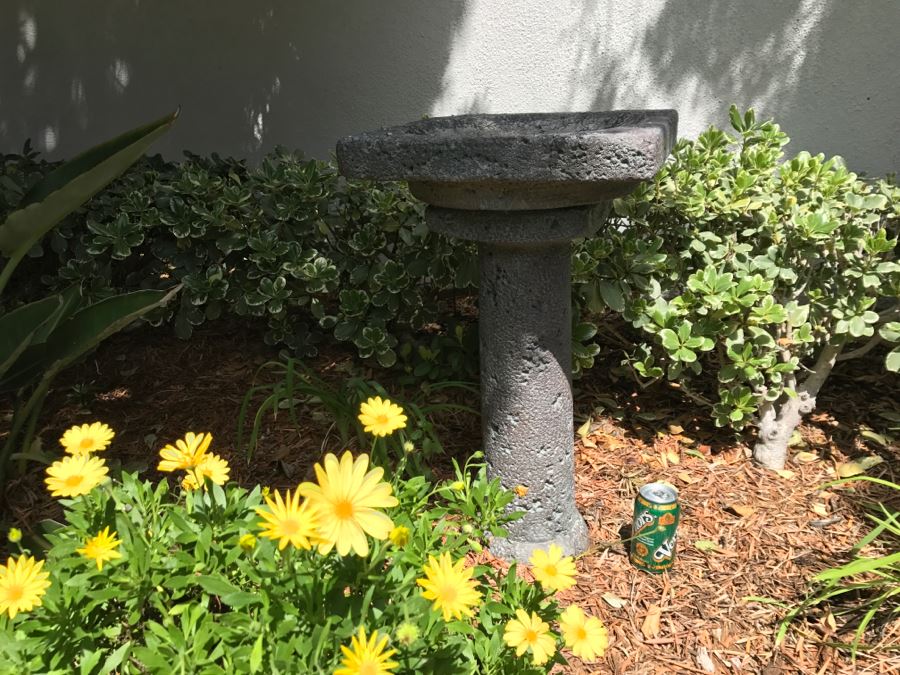 Outdoor Garden Bird Bath 25'H [Photo 3]