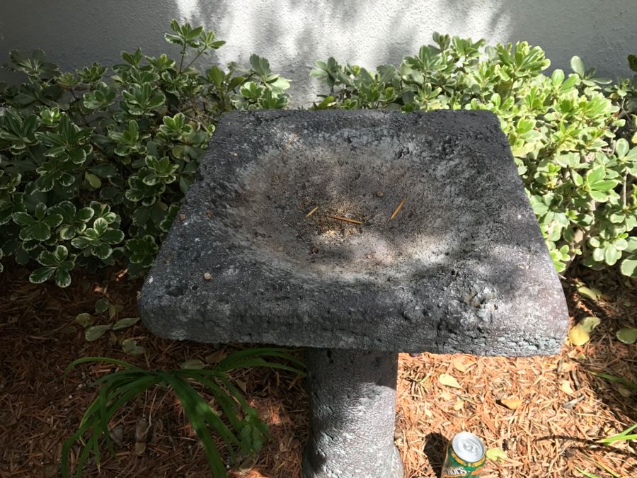 Outdoor Garden Bird Bath 25'H