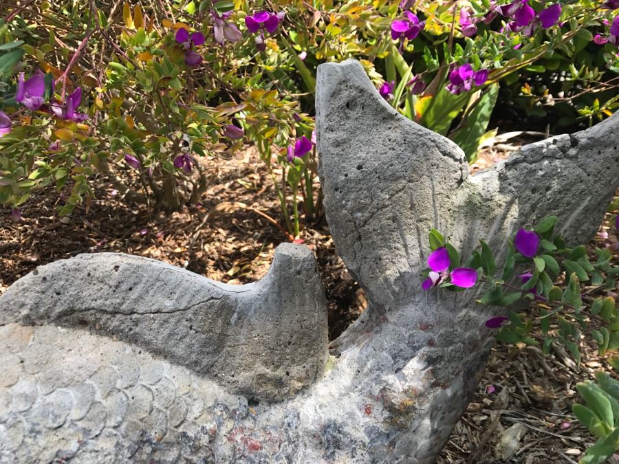 Outdoor Cement Weathered Lawn Ornament Fish [Photo 6]