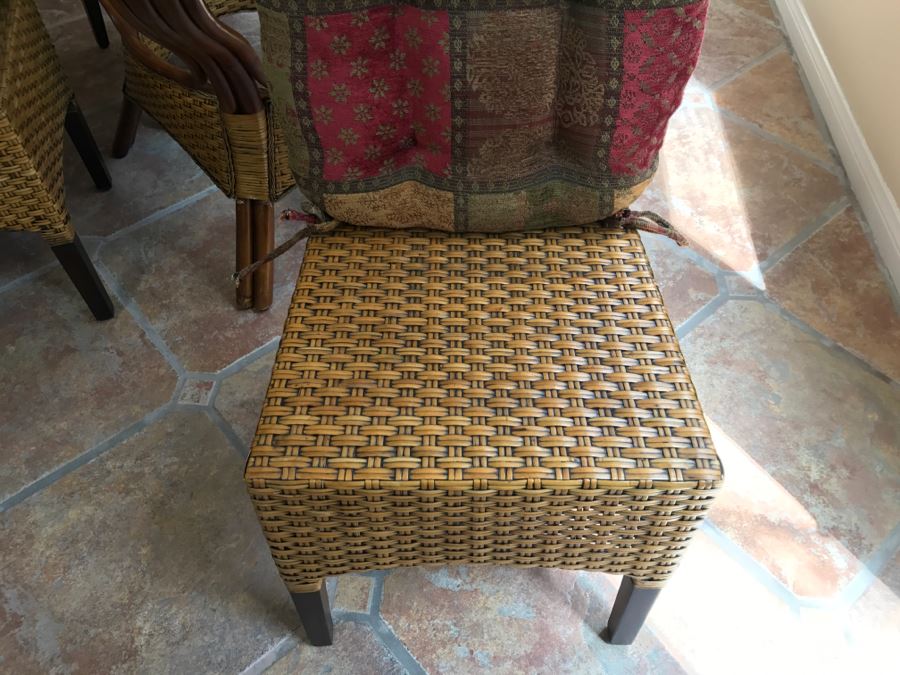 Indonesian Pier 1 Imports Glass Top Round Dining Table With (4) Chairs