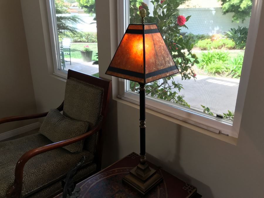 Table Lamp With Elephant Finial 33'H [Photo 3]
