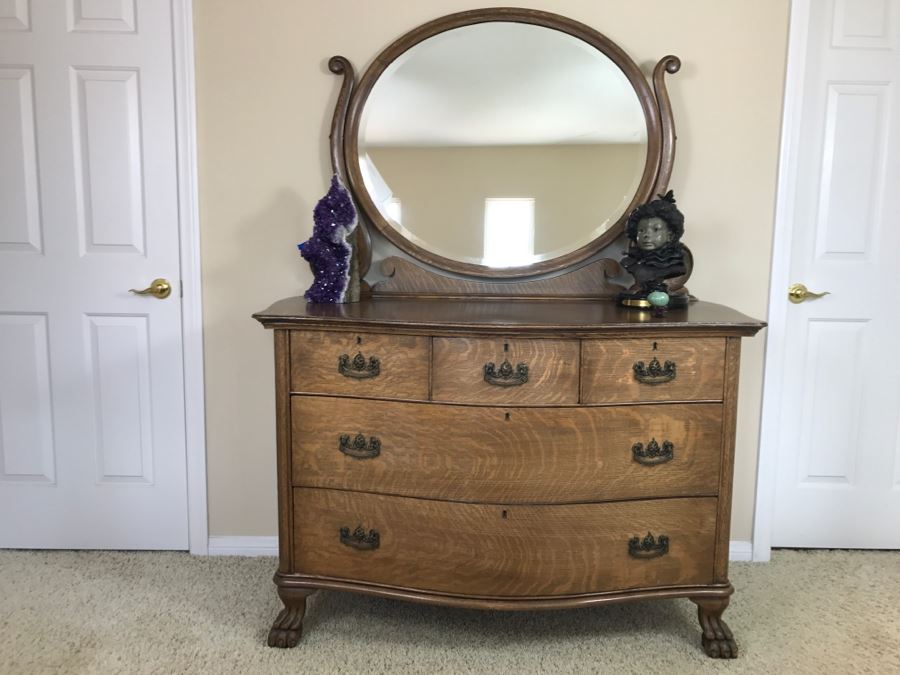 Stunning Antique Tiger Oak Bow Front Dresser With Carved Claw Feet And Mirror 50'W X 25'D X 71'H [Photo 1]