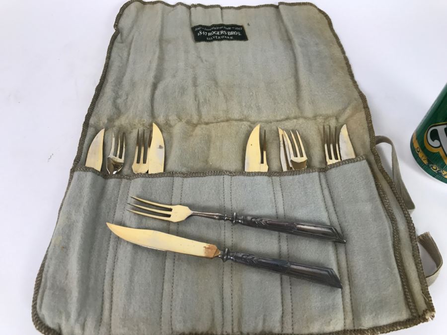 Vintage Fish Flatware Fork And Knife Set With Silvercloth Storage Bag Service For 6
