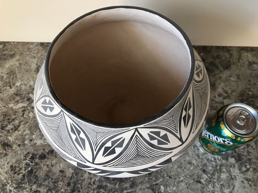 Native American Pottery By Ernestine Kie Acoma, New Mexico 34oz [Photo 5]