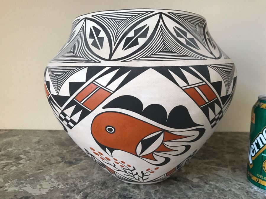Native American Pottery By Ernestine Kie Acoma, New Mexico 34oz