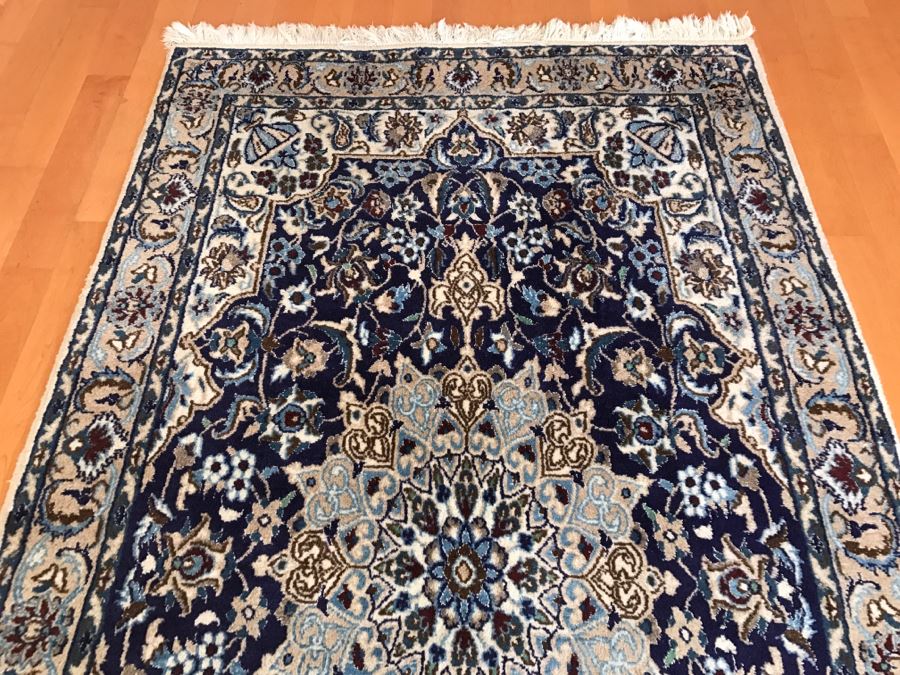 Persian Area Rug Hand Knotted Wool Made In Iran 6' 9' X 3' 10' [Photo 9]
