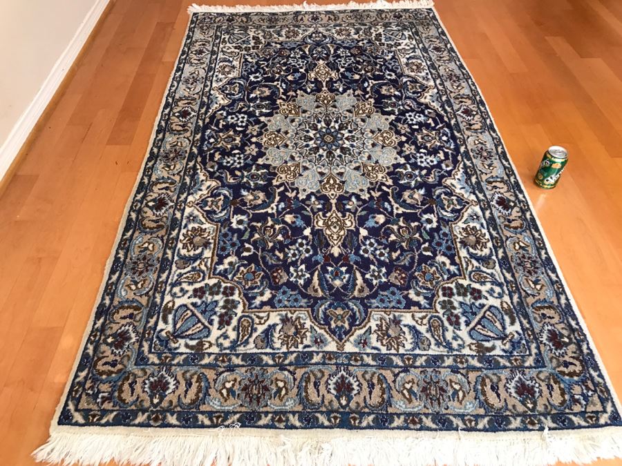 Persian Area Rug Hand Knotted Wool Made In Iran 6' 9' X 3' 10'