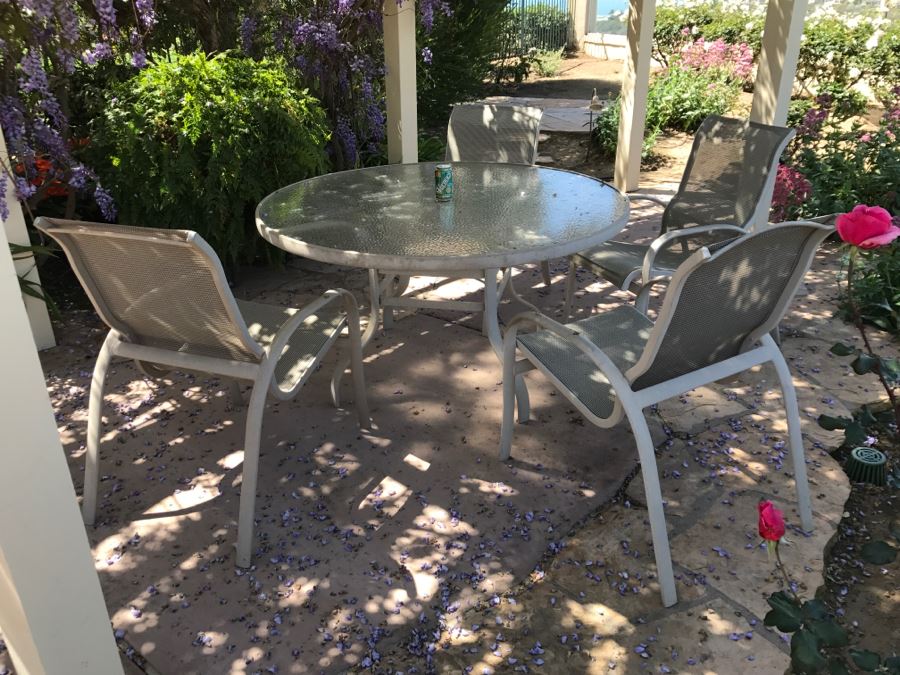 Outdoor Aluminum Patio Furniture Round Table With (4) Chairs [Photo 8]