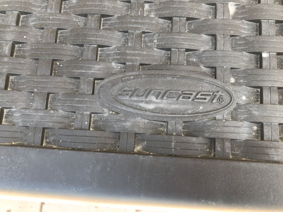 Suncast Plastic Outdoor Storage Cabinet [Photo 4]