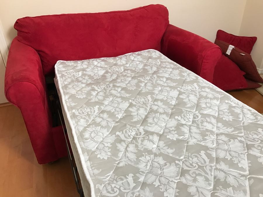 Valencia Chair Bed Sleeper With Throw Pillows By Stratford Company [Photo 8]