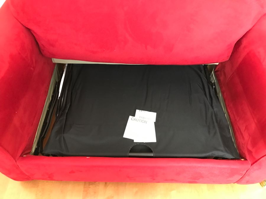 Valencia Chair Bed Sleeper With Throw Pillows By Stratford Company [Photo 6]