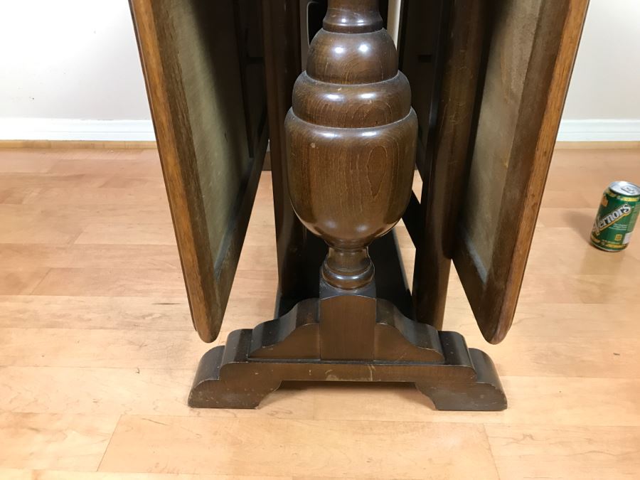 Vintage Drop Leaf Dining Table [Photo 8]