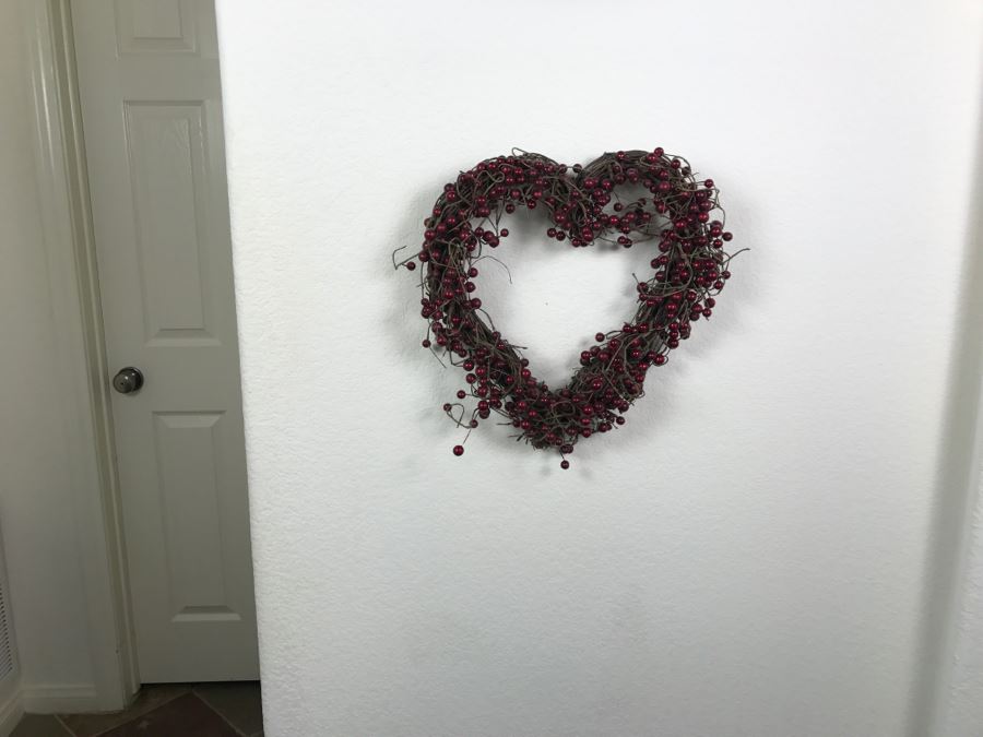 Decorative Heart Shaped Wreath [Photo 3]