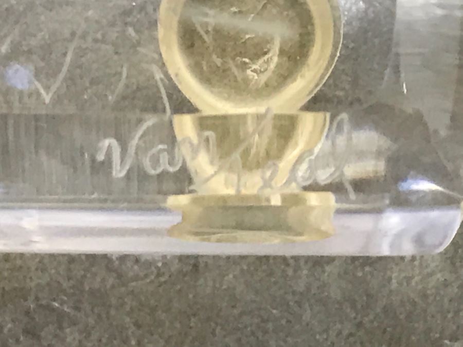 Signed Van Teal Mid-Century Modern Lucite Acrylic Sculpture [Photo 9]