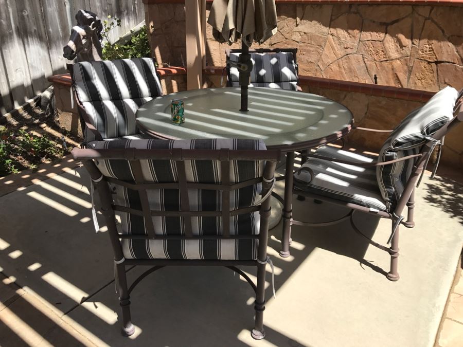Outdoor Patio Table With Four Chairs And Umbrella 48'R [Photo 7]